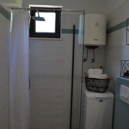 Nela Apartment *
