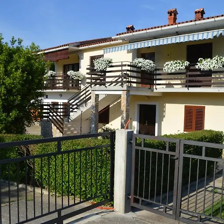 Nela Apartment *